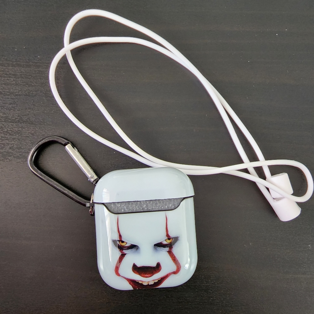 NWT silicone airpods case